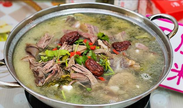 狗狗喝鱼汤有什么好处_狗狗喝鱼汤有什么好处吗