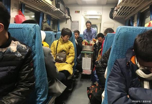  狗狗可以坐长途汽车吗，狗狗可以坐汽车嘛