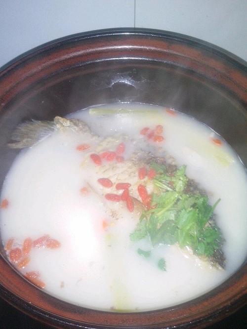 狗狗可以喝鱼汤吗,狗狗能喝鱼汤吗?-第5张图片-后鲨宠物 狗狗可以喝鱼汤吗,狗狗能喝鱼汤吗?-第5张图片-后鲨宠物