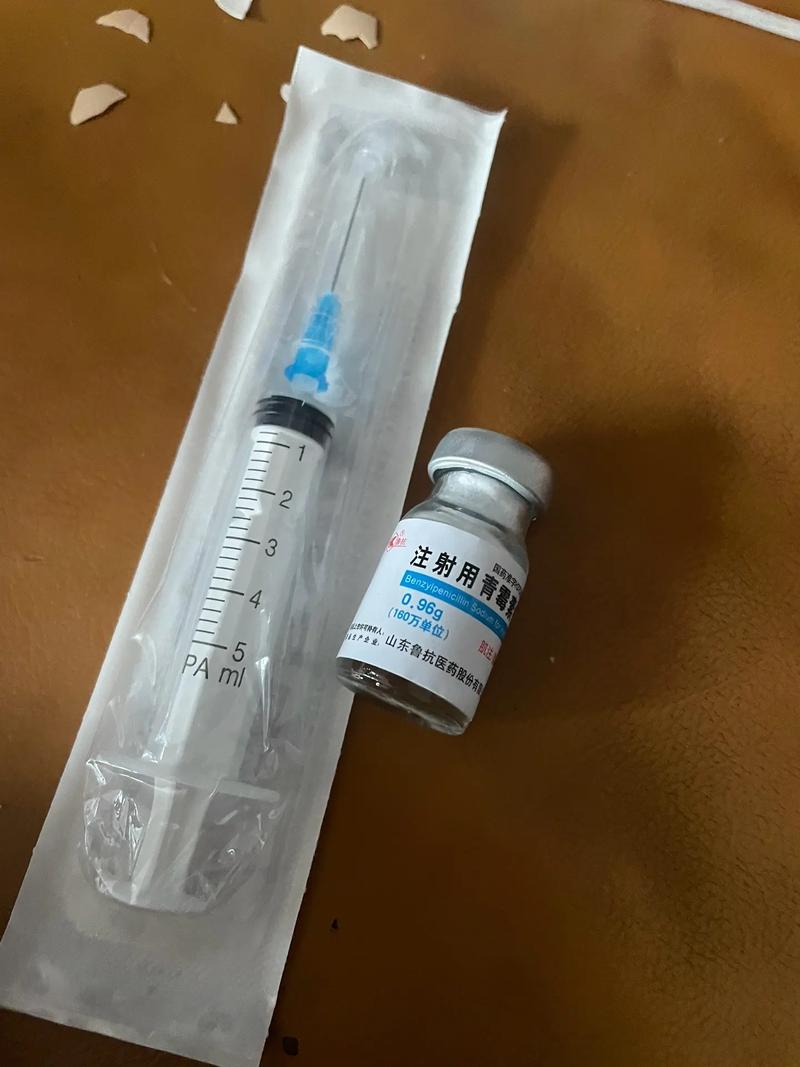 狗狗腹泻呕吐吃什么药,狗狗呕吐拉稀吃什么药比较好-第1张图片-后鲨宠物 狗狗腹泻呕吐吃什么药,狗狗呕吐拉稀吃什么药比较好-第1张图片-后鲨宠物