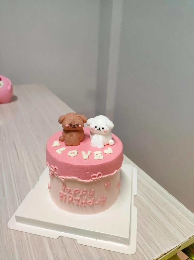  狗狗能吃生日蛋糕吗，小狗可以吃生日蛋糕